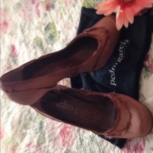 Pedro Garcia mauve satin pumps.